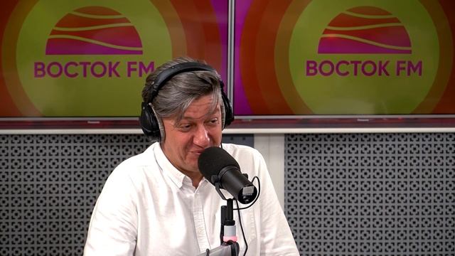 БАКС о распаде группы «Градусы», сольной карьере и встрече с Джей Ло | «Восточный экспресс» смотреть онлайн