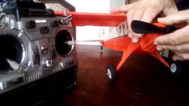 Dumas Piper J4-E Cub Coupe with R/C conversion смотреть онлайн