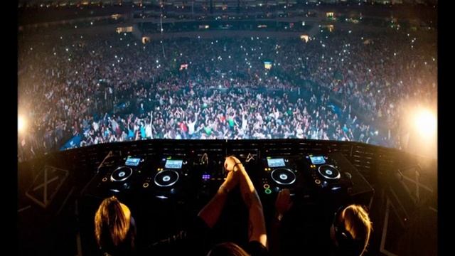 Swedish House Mafia - Don't You Worry Child [Pete Tong Essential New Tune] смотреть онлайн