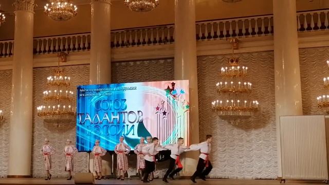 Ансамбль народного танца "Узорица" (рук. Клочков В.О.).