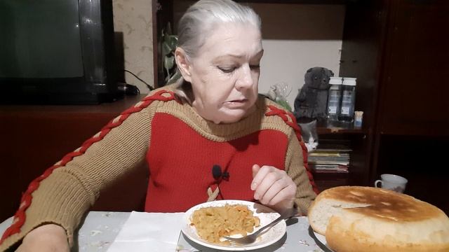 мукбанг тушёная капуста😋👌💥 и хлеб домашний 🍞👍 смотреть онлайн