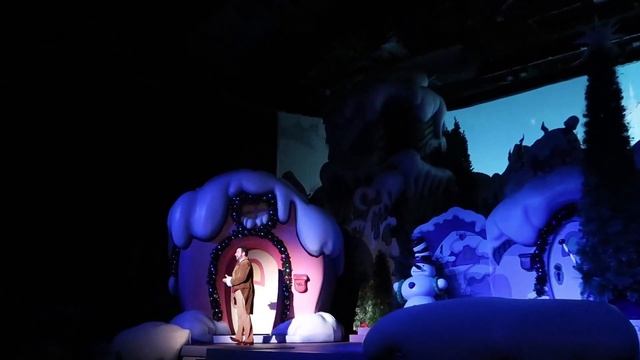 What's New At Universal Orlando This Week | Holiday Decorations, Macy's Inflatables & Grinchmas! смотреть онлайн