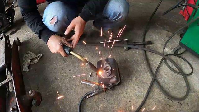 Lombardini 3 LD510 Gazaltı Kaynak Egzoz Kaynağı / Exhaust Welding with Lombardini 3 LD Gas Weldin смотреть онлайн