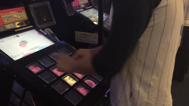 Jubeat Arcade Game in Osaka, Japan (2015) [Darude - Sandstorm] смотреть онлайн