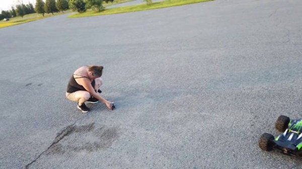 Traxxas Sledge VS Arrma Kraton 6s EXB