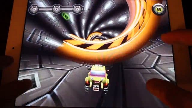 Cosmic cab gameplay (iPhones.ru) смотреть онлайн