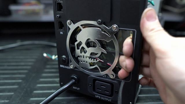 ИБП PowerCom Smart King Pro+ SPT-2000-II LCD. Вкарячиваем ВЕТРОДУЙ и меняем аккумы! смотреть онлайн