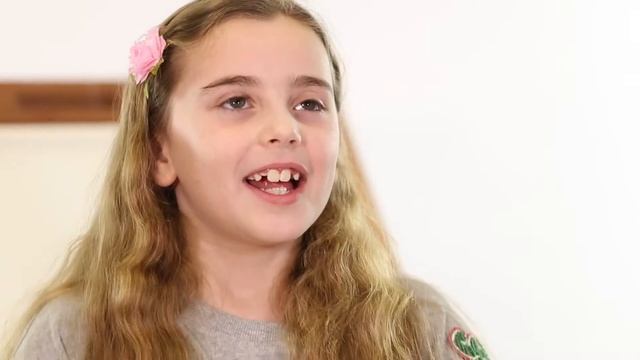 #LittleGems - What do you pack for your summer holiday? смотреть онлайн