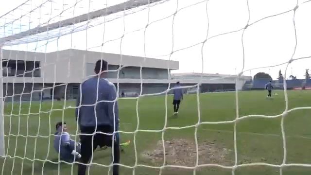 The whole squad completed the last session ahead of the Napoli game смотреть онлайн