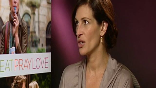 Julia Roberts talking about deciding to film Eat Pray Love смотреть онлайн