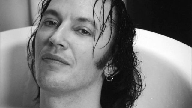 steve valentine is miles away смотреть онлайн