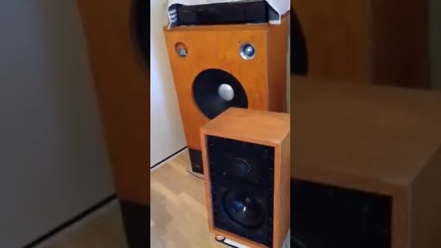 QUAD４０５ with ＪＢＬ iPod classic смотреть онлайн