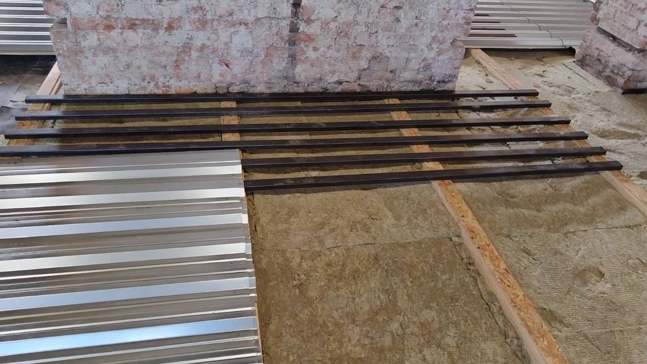 Дерево вместо ЖБ, 2 км кабеля в стяжку, на объект через окно. Осенний марафон. Октябрь 2024 смотреть онлайн