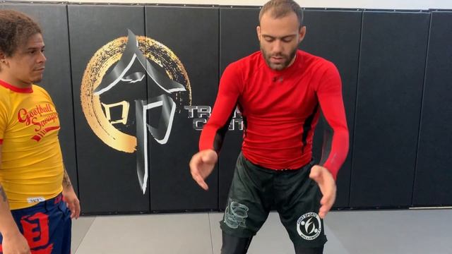 Hungry Tiger Pounces on Prey - Baguazhang Applications смотреть онлайн