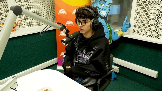 Amirchik о треке «Чай? Кофе? Потанцуем?», концерте «Звёзды Востока» и ревности|«Восточный экспресс» смотреть онлайн