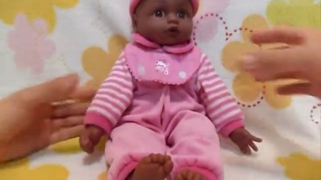 Uneeda Sweetumes African American Black Baby Doll with Sound (English & Spanish) смотреть онлайн