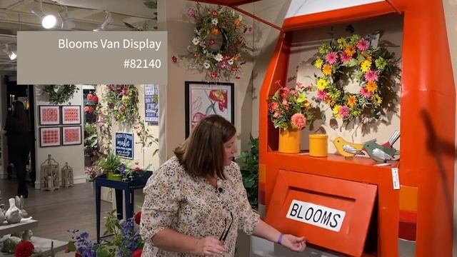 It's Spring, It's Time to Change Things Up-Window Displays by Melrose International смотреть онлайн