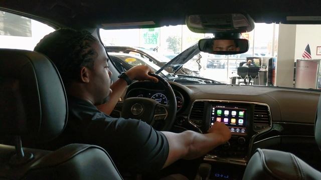 Apple CarPlay - Key Features смотреть онлайн