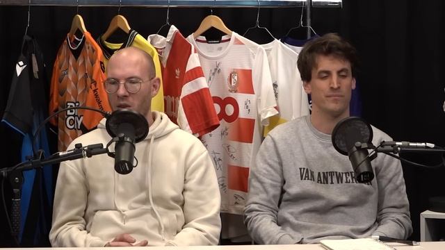 “Dat Vincent Mannaerts kantoor al leeg is, helpt de situatie van Ronny Deila niet” смотреть онлайн