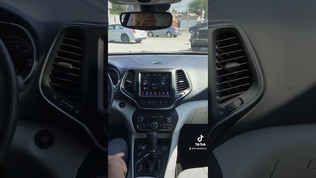 2021 Jeep Cherokee Latitude Lux смотреть онлайн