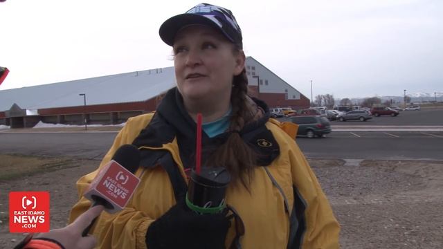 She's stood outside of a school every morning for years waving at everyone смотреть онлайн