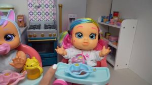 Cry Babies dolls Morning Routine feeding and changing baby doll videos