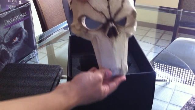 Unboxing Darksiders II Premium Edition PS3 em Portugues смотреть онлайн