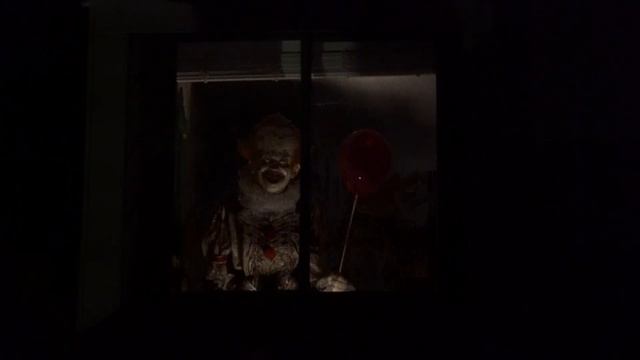 Pennywise! Sneak Peek at IT in my Halloween Display - Boddy Creek Manor смотреть онлайн