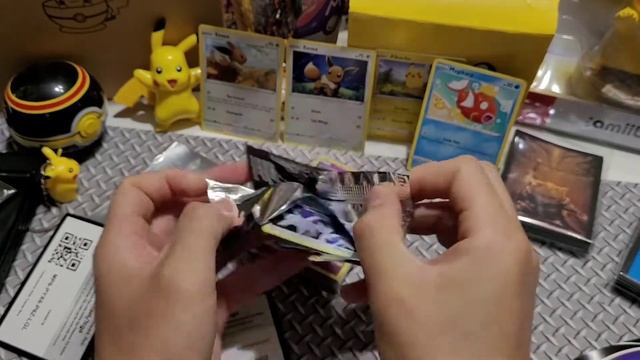 Pokémon Celebration Trainer Box Opening. Charizard Pull смотреть онлайн