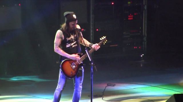 Alter Bridge - Ghost Of Days Gone By - Pordenone - October 26th 2011 смотреть онлайн
