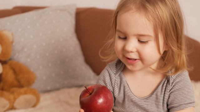 little girl child eats apple healthy food snack be смотреть онлайн