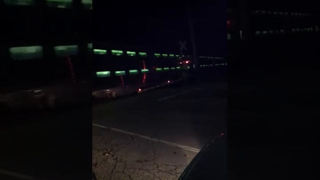 MDOT test train stops in Dexter Mi. With [Rare!] Dash 8-32BWH. Number 500 смотреть онлайн