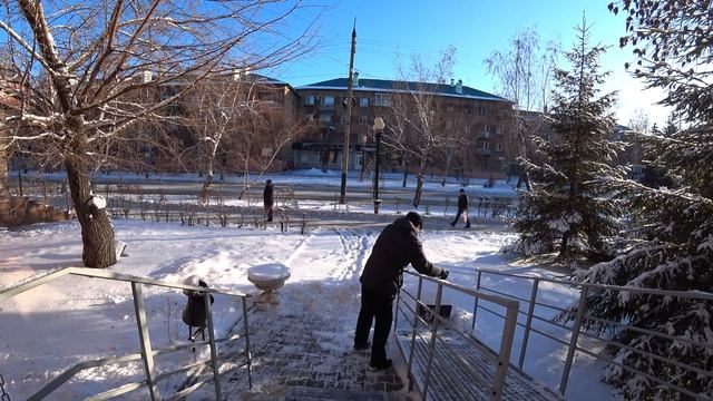 Чистка СНЕГА у магазина. Супер ЛОПАТА ВИКИНГ! Хрен сломаешь! смотреть онлайн