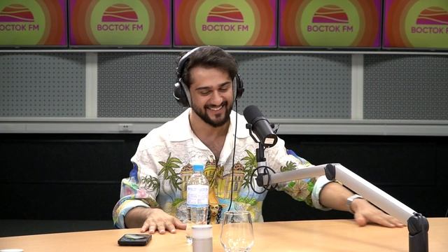 Стильные танцы и самый долгий «Окееееей». JONY в шоу «Восточный экспресс» смотреть онлайн