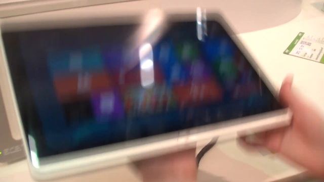 Acer Iconia Tab W700 Hands On at IFA 2012 смотреть онлайн
