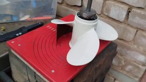 Винт с мотора Тояма9, 8.