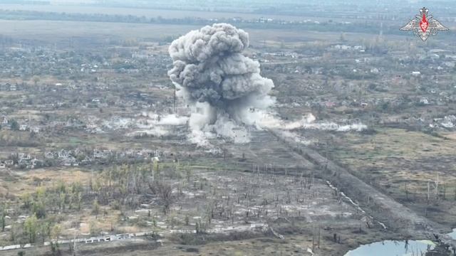 Уничтожение пункта временной дислокации подразделения ВСУ в Волчанске смотреть онлайн