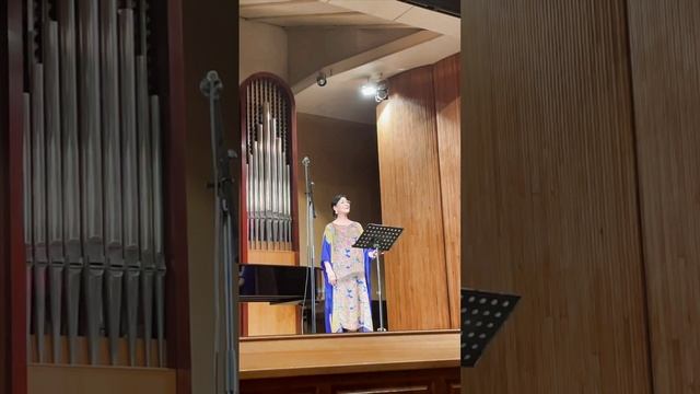 Елена Заремба исполняет произведения Арис✨ смотреть онлайн