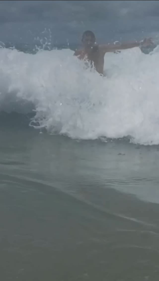 Смыло волной
#карон#море#волны#путешествие#пхукет