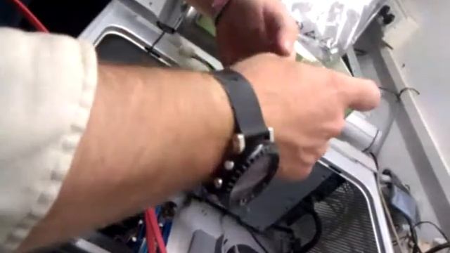 Profanazione di un Mac Pro G5 смотреть онлайн