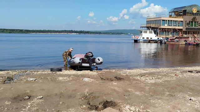 Спуск лодки Grouper335w с помощью тележки. смотреть онлайн