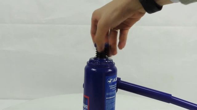 Домкрат бутылочный T20206 AE&T 6т смотреть онлайн