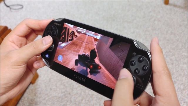Playing Halo On A PS Vita смотреть онлайн