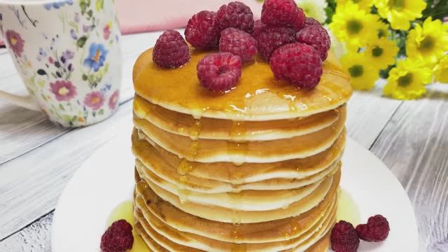 ПЫШНЫЕ И ВКУСНЫЕ ПАНКЕЙКИ ✨Американские блинчики на молоке! Идеальный завтрак! смотреть онлайн