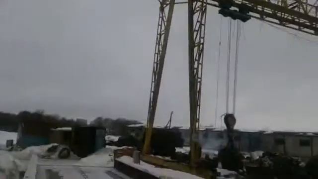 Кран с большим магнитом смотреть онлайн