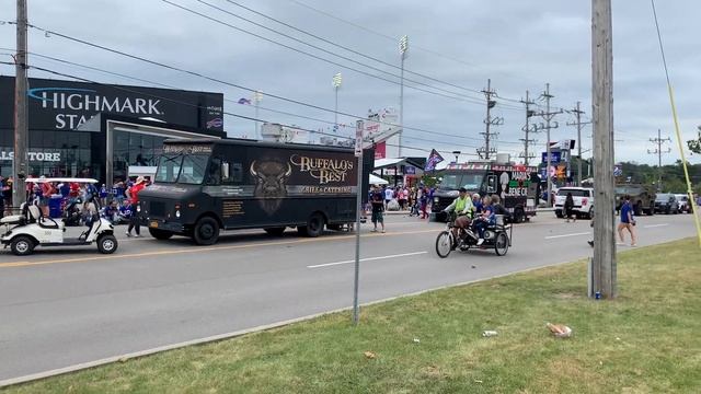 From So Cal to Buffalo: Game Day With The Bills Mafia смотреть онлайн