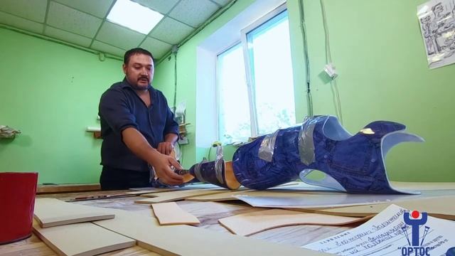 Аппарат на нижние конечности и туловище с системой взаимного перемещения шарниров (RGO)