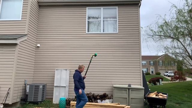Cleaning 2nd Story Windows From The Ground! Step by Step Process смотреть онлайн