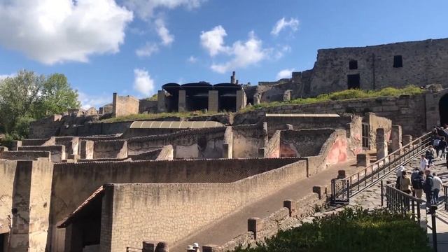 LAST WEEK IN ITALY?! смотреть онлайн