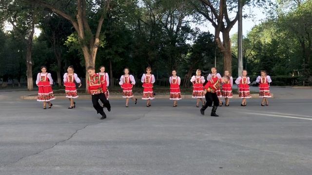 Ансамбль народного танца "Узорица" (руководитель Клочков В.О.) МБУ ДО "ДШИ № 9" г.о. Самара